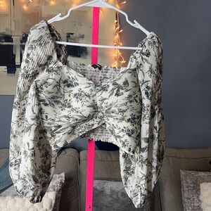 Express Cream & Green Floral Smocked Crop Top Puff Sleeves Size Medium ✨